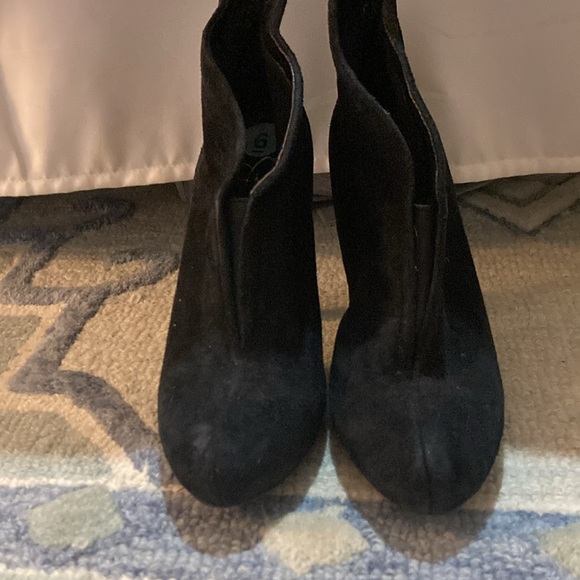 Black suede booties with heel - Picture 5 of 5